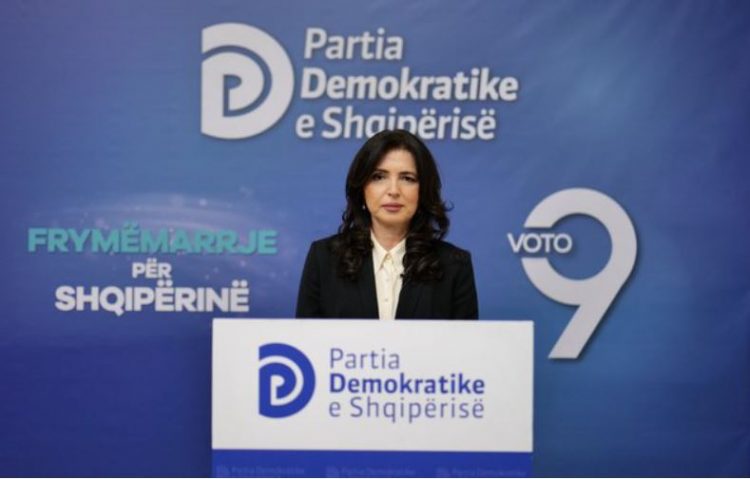 PD e Alibeaj kundër posterit të Këlliçit: Të ndalohen…