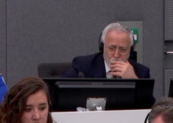 E DHIMBSHME, Jakup Krasniqi qan në Hagë (FOTO)