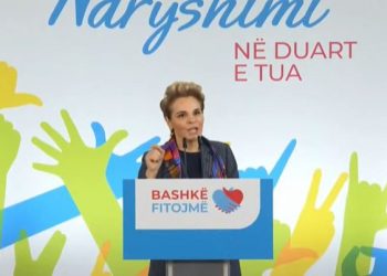 Berisha bashkë me Kryemadhin prezantojnë kandidatin e Fierit