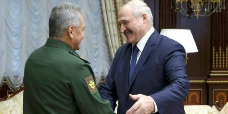 Lukashenko kërkon siguri nga Putin: Të na mbroni si territorin tuaj