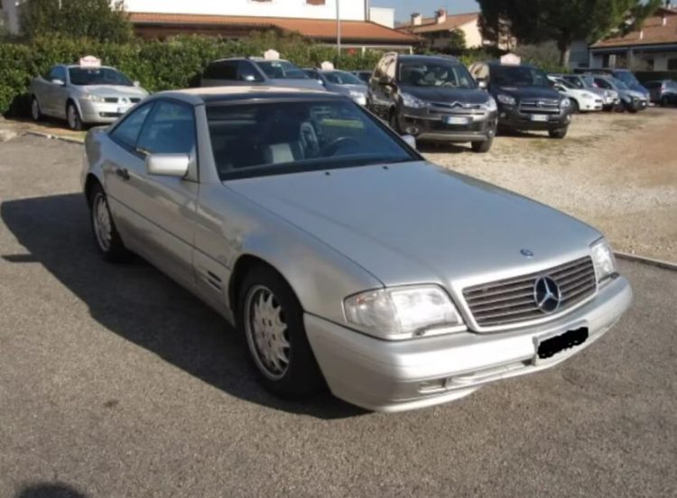 Del në ankand Mercedesi i bomberit legjendar