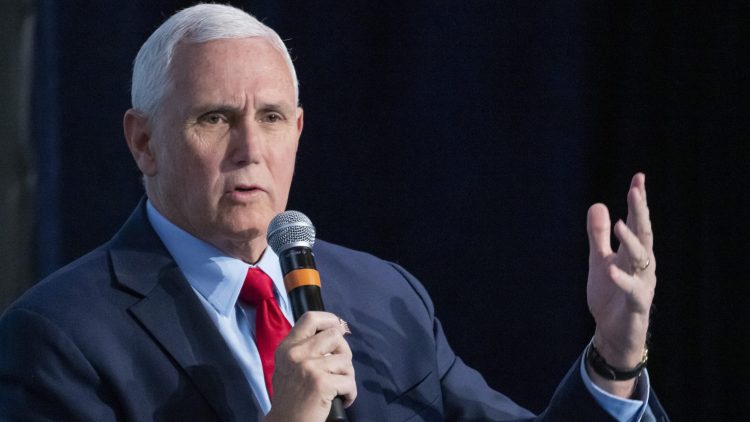 Pence dëshmon para jurisë që heton Trump