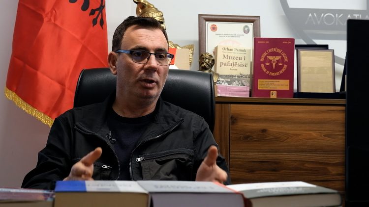 Musa: Aktakuza, joprofesionale dhe e pabazë