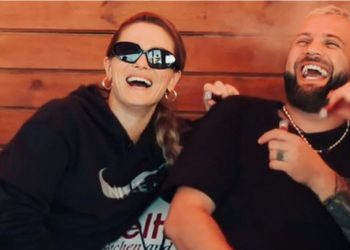 Bledi puth Nitën: Kështu nisin dashuritë e mëdha (VIDEO)