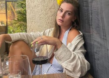 Ja si e ka festuar Olta Gixhari dhe djali i saj festën e Pashkëve