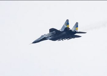 Polonia i dërgon Ukrainës avionët e parë luftarakë MiG-29