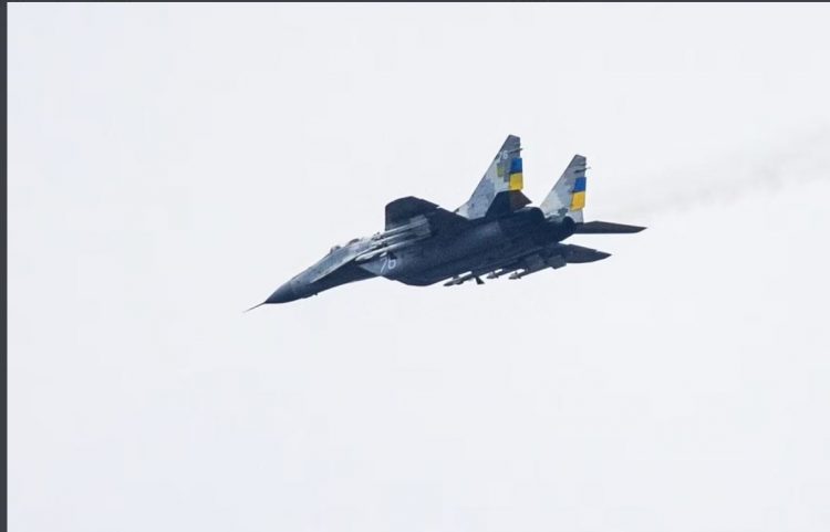 Polonia i dërgon Ukrainës avionët e parë luftarakë MiG-29