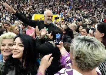 Rama ‘presion’ votuesve në Elbasan: Nëse votoni ‘Liken’, më mirë…