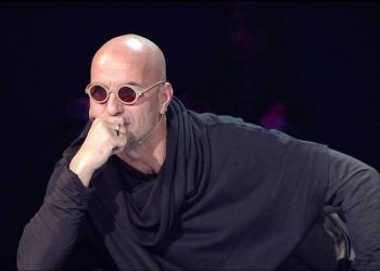 Aliaj injoron komentuesit në rrjete sociale, ja si i cilëson