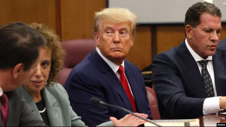 Ish-Presidentit Trump del nga gjykata, çfarë ndodhi