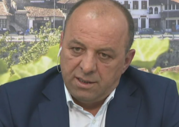 “Demokratëve të mërzitur po u ofrohet punë në këmbim të votës”