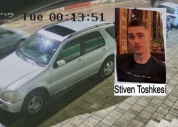 Vrasja me thikë e 20-vjeçarit në Tiranë, vetëdorëzohet autori