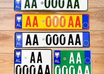 Shqiptarët i kanë fiksim targat e personalizuara