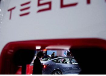 Tesla zgjeron zbritjet e çmimeve në tregjet e saj