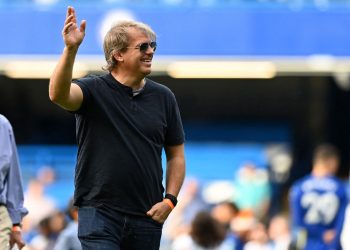 Shkarkoi Potterin, Boelhy nuk e ka me nxitim gjetjen e trajnerit