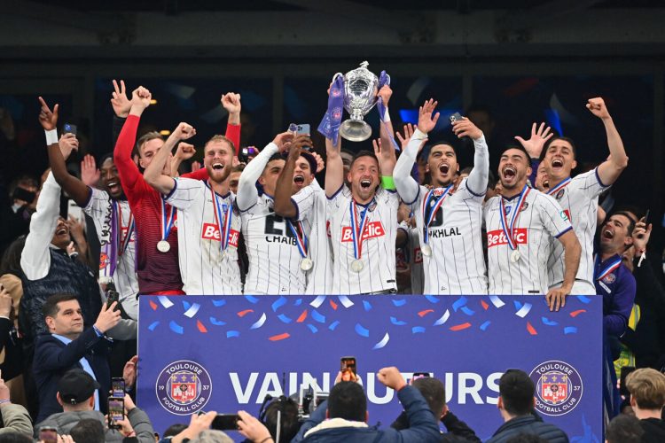 Fituan kupën me goleadë por rrezikojnë të mbeten jashtë Europës