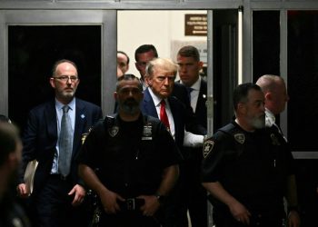 Çfarë po ndodh? Donald Trump hyn në sallën e gjyqit