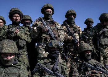 Rusia prek në sedër meshkujt: Nuk je burrë nëse nuk futesh në ushtri