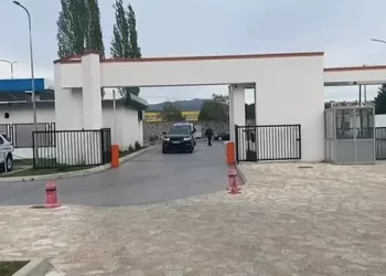 Atentat kreut të PD në Vaun e Dejës? Policia: Shpërthimi ndodhi…