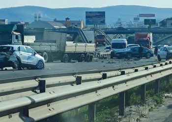 Kosovë/ Aksident mes disa makinave, dyshohet për të plagosur