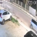 Makina përplaset me kangjellat e rrugës (VIDEO)