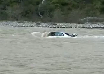 Makina bie në Shkumbin, 2 të vdekur në Librazhd