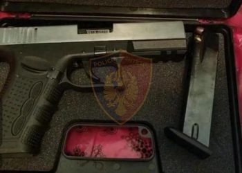 I gjendet armë zjarri në banesë, arrestohet 31 vjeçarja në Durrës