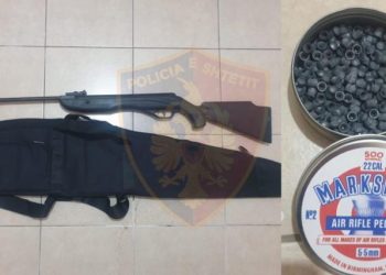 Tentoi të kalonte kufirin me armë, arrestohet 41-vjeçari në Has