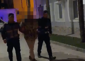 Kanosi bashkëfshatarin me armë, prangoset autori në Vlorë