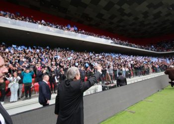 Mendimi politik në hapjen e fushatës së Opozitës, një risi që duhet inkurajuar