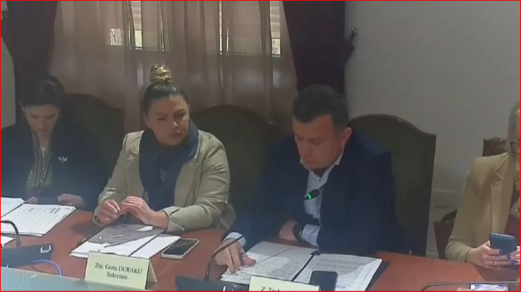 Balla: Të ndalohet Tik-Tok në institucionet publike