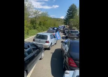 VIDEO/ Berisha në Fushë Arrës, qindra banorë e presin që në Gjegjan