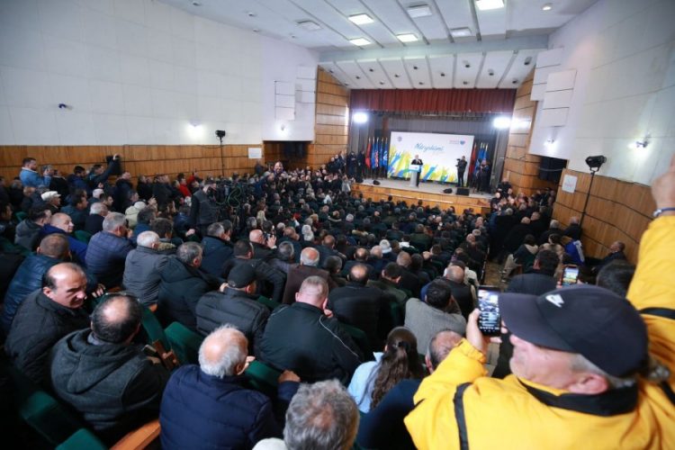 Berisha: Kandidatët tanë nga populli, të Ramës nga bodrumi i mafies