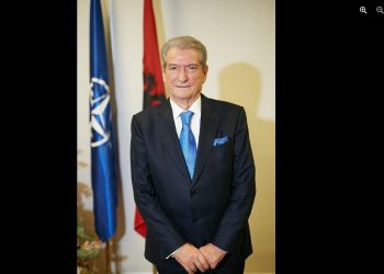 VIDEO/ Berisha uron Bajramin: Mbarësi për shqiptarët kudo që janë