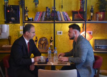 Boçi tepër ambicioz: Qendër për të moshuarit nga vendet e BE-së