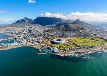 Foto/ Qyteti i vjetër madhështor ku përplasen dy oqeane