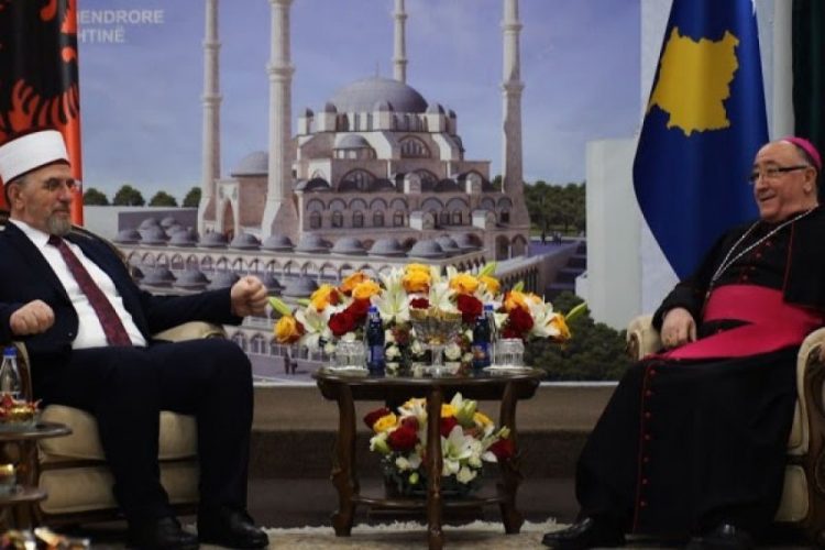 Ipeshkvi Dodë Gjergji uron myslimanët: Të jetojmë në mirëkuptim