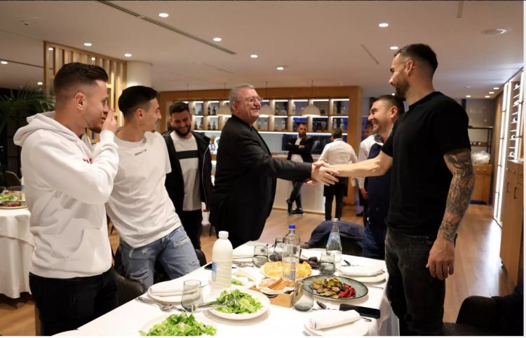 VIDEO/Muaji i Ramazanit, Duka shtron iftar për sportisë e gazetarë