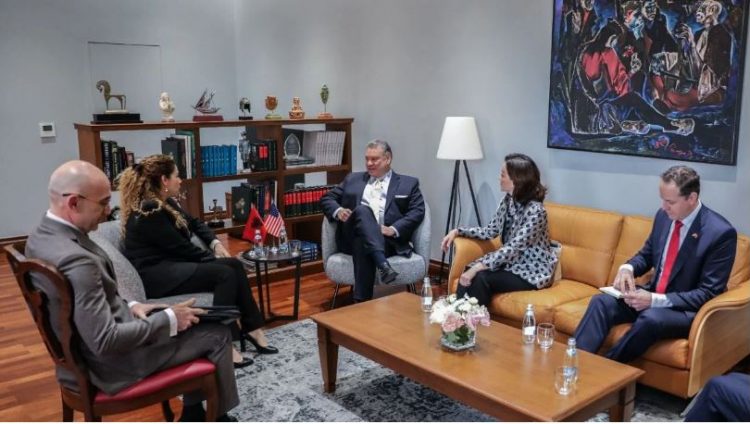 Xhaçka pret Escobarin: Diskutuam për forcimin e sigurisë në rajon