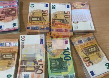 Kapet me 41 250 euro të padeklaruara në kufi, procedohet 34-vjeçari