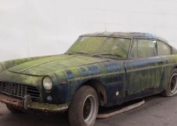 Ferrari në gjendje të mjerueshme shitet në ankand me çmim të lartë