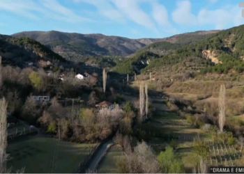 Prifti që përpiqet të mbajë gjallë fshatrat e zbrazur