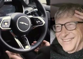 VIDEO/ Bill Gates befasohet gjatë shëtitjes me makinën autonome