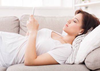 Si të qetësoni mendjen para gjumit që të flini më lehtë