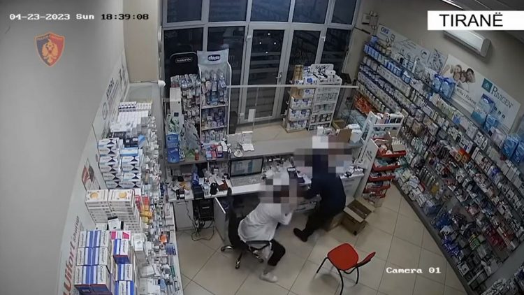 Vidhte farmacitë gjatë natës, arrestohet 37-vjeçari (VIDEO)