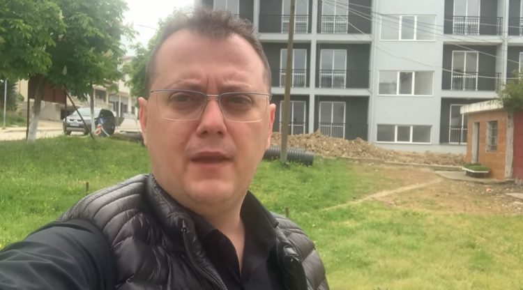 Hoxha u premton banorëve: Shtëpitë do i merrni aty ku ju takojnë