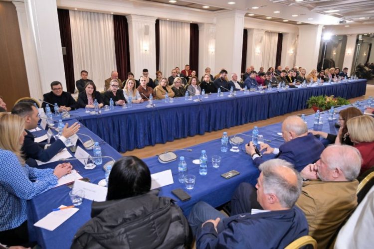 Plani i Këlliçit për arsimin: Dyfishim të kopshteve e çerdheve