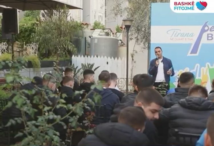 VIDEO/Këlliçi me të rinjtë: Do jeni pjesë e administratës në bashki