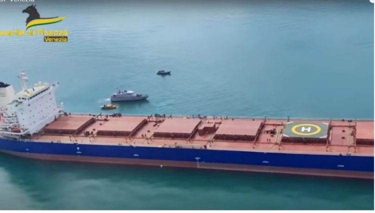 Video/ Kapen 850 kg kokainë brenda anijes në Venecia