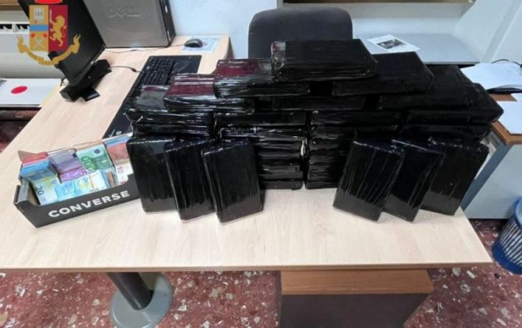 U kapën me 43 kg kokainë, arrestohen dy shqiptarë në Itali